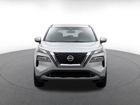 Used 2025 Nissan Rogue SV AWD/4WD image 2
