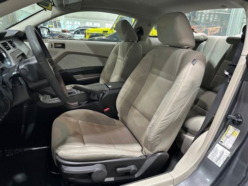 Used 2011 Ford Mustang GT RWD image 5