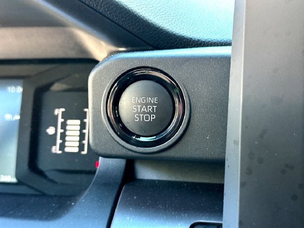 Used 2026 Toyota Tacoma SR5 AWD/4WD image 16