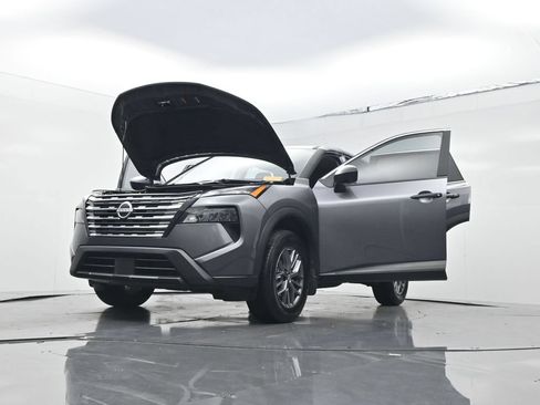 Used 2026 Nissan Rogue S FWD image 29