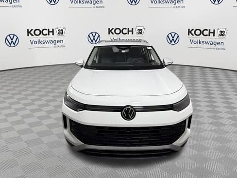 New 2026 Volkswagen Tiguan SE image 2