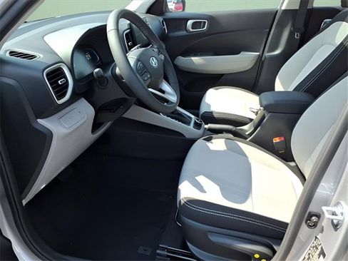 New 2025 Hyundai Venue SEL image 10
