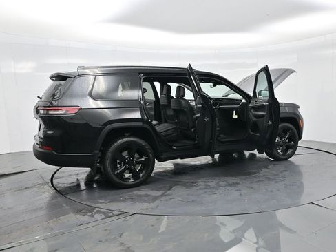 New 2025 Jeep Grand Cherokee L Limited w/ Black Appearance Package image 39