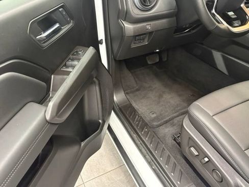 Used 2026 Chevrolet Colorado LT w/ LT Convenience Package AWD/4WD image 11