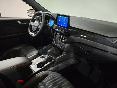 New 2025 Ford Escape ST-Line w/ Tech Pack #1 image 43