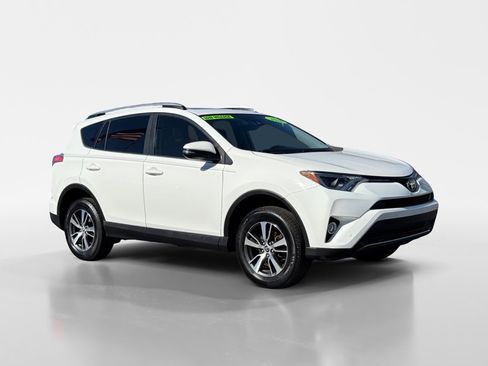 Used 2018 Toyota RAV4 XLE image 8