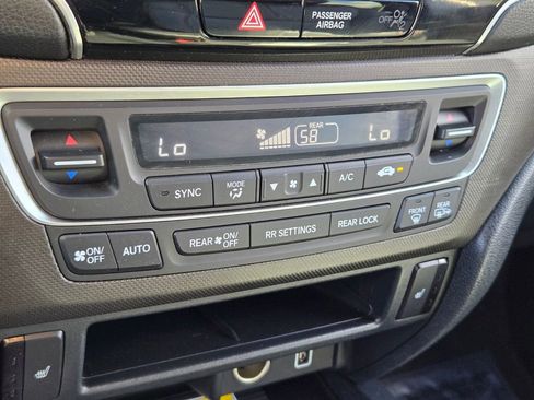 Used 2022 Honda Pilot TrailSport image 24