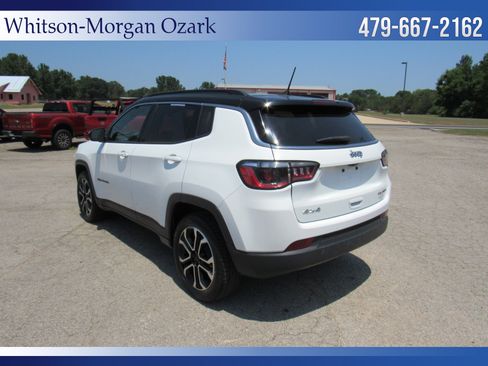 Used 2024 Jeep Compass Limited AWD/4WD image 10