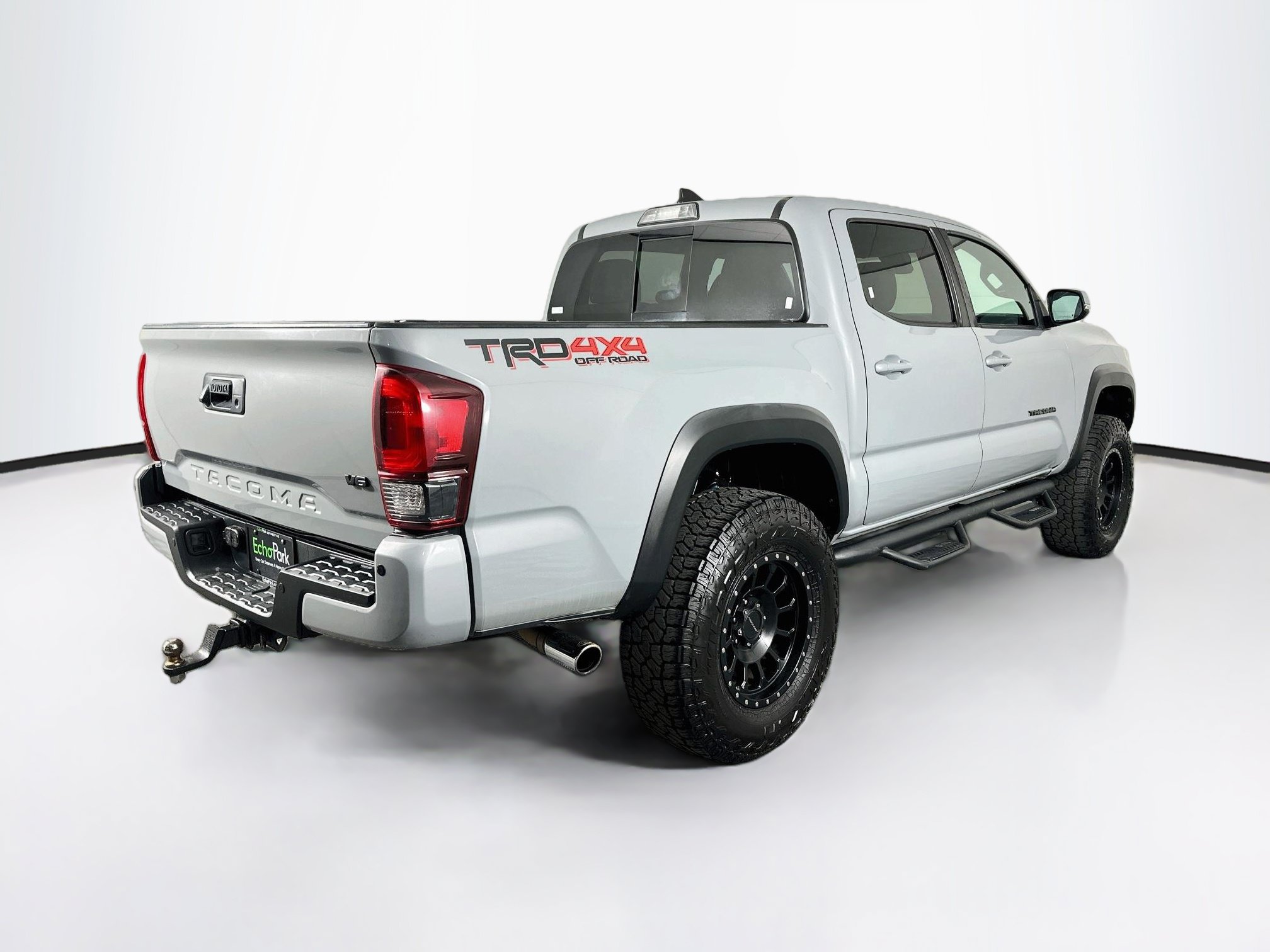 Used 2019 Toyota Tacoma TRD Off-Road w/ Technology Package AWD/4WD image 9