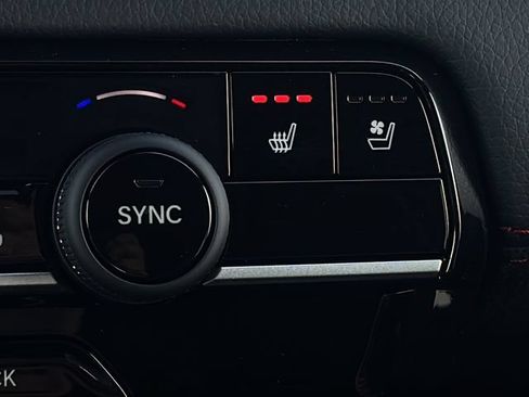 Certified 2026 Honda Pilot Black Edition image 38