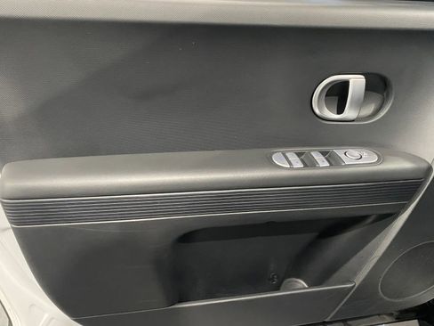 Used 2022 Hyundai Ioniq 5 SE image 12