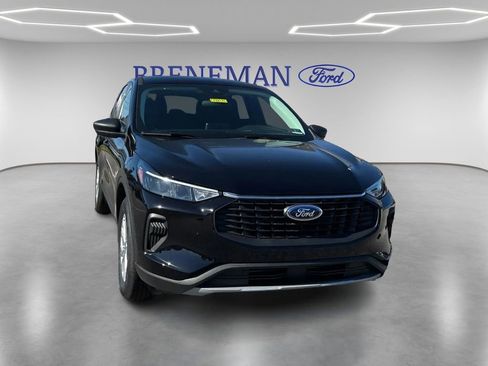 Used 2025 Ford Escape Active w/ Cold Weather Package image 3