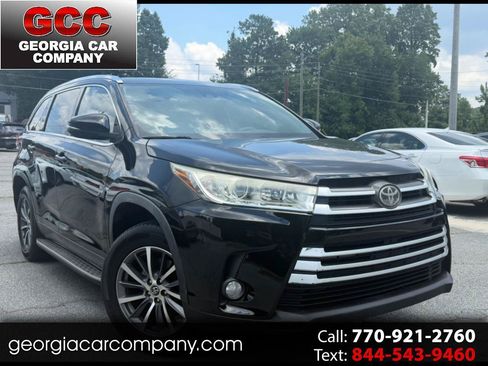 Used 2019 Toyota Highlander XLE FWD image 1