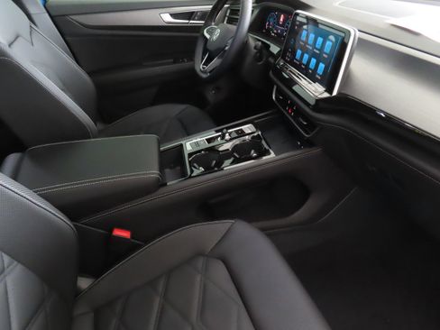 New 2025 Volkswagen Atlas Cross Sport SE image 25