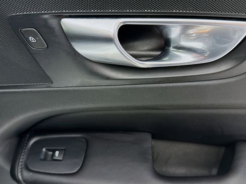 Used 2023 Volvo XC60 B5 Plus w/ Protection Package Premier image 30