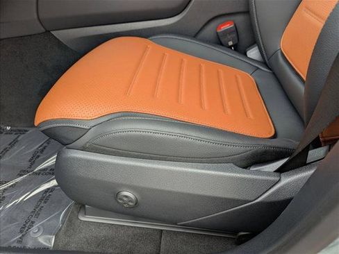 Certified 2026 Mercedes-Benz GLC 300 image 4