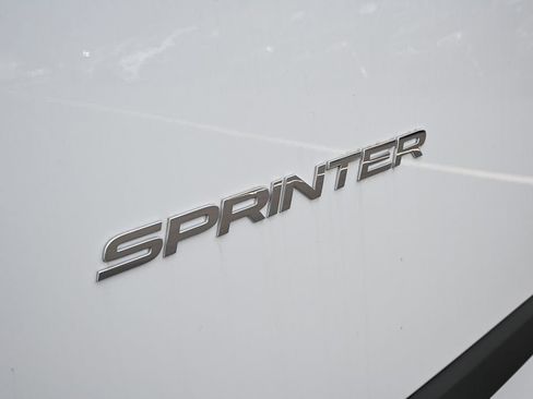 Used 2025 Mercedes-Benz Sprinter 2500 image 25