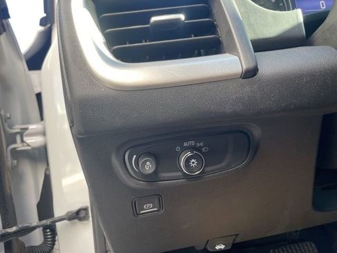 Used 2021 GMC Terrain SLE w/ Driver Convenience Package image 21