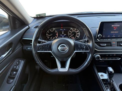 Used 2022 Nissan Altima 2.5 SR FWD image 14