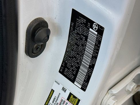 Used 2024 Toyota Corolla SE image 12