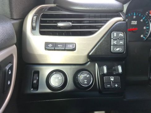 Used 2018 GMC Yukon Denali w/ Denali Ultimate Package AWD/4WD image 34