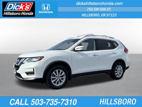 Used 2017 Nissan Rogue SV image 1