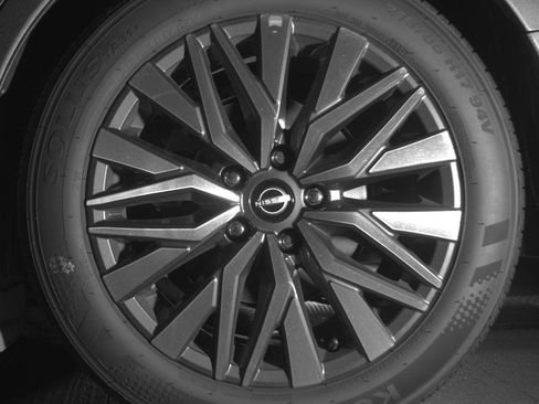 Used 2025 Nissan Altima 2.5 SV FWD image 14