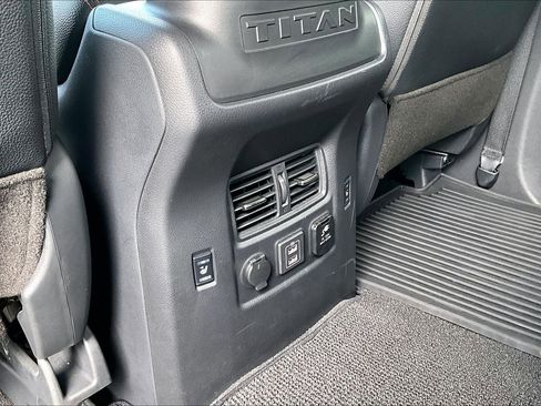 Used 2021 Nissan Titan PRO-4X w/ Pro-4x Convenience Package AWD/4WD image 11