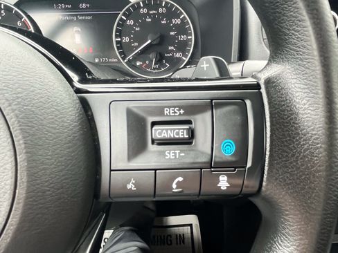 Used 2021 Nissan Rogue SV AWD/4WD image 25
