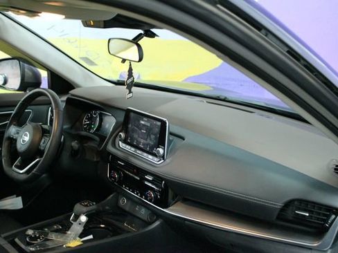 Used 2021 Nissan Rogue SV AWD/4WD image 11