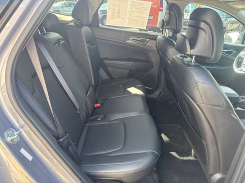 Used 2023 Kia Sportage EX FWD image 30