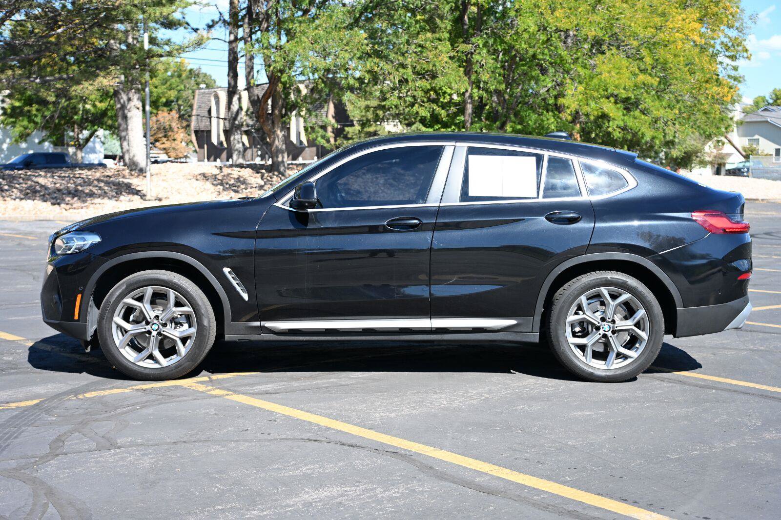 Used 2024 BMW X4 xDrive30i AWD/4WD image 2