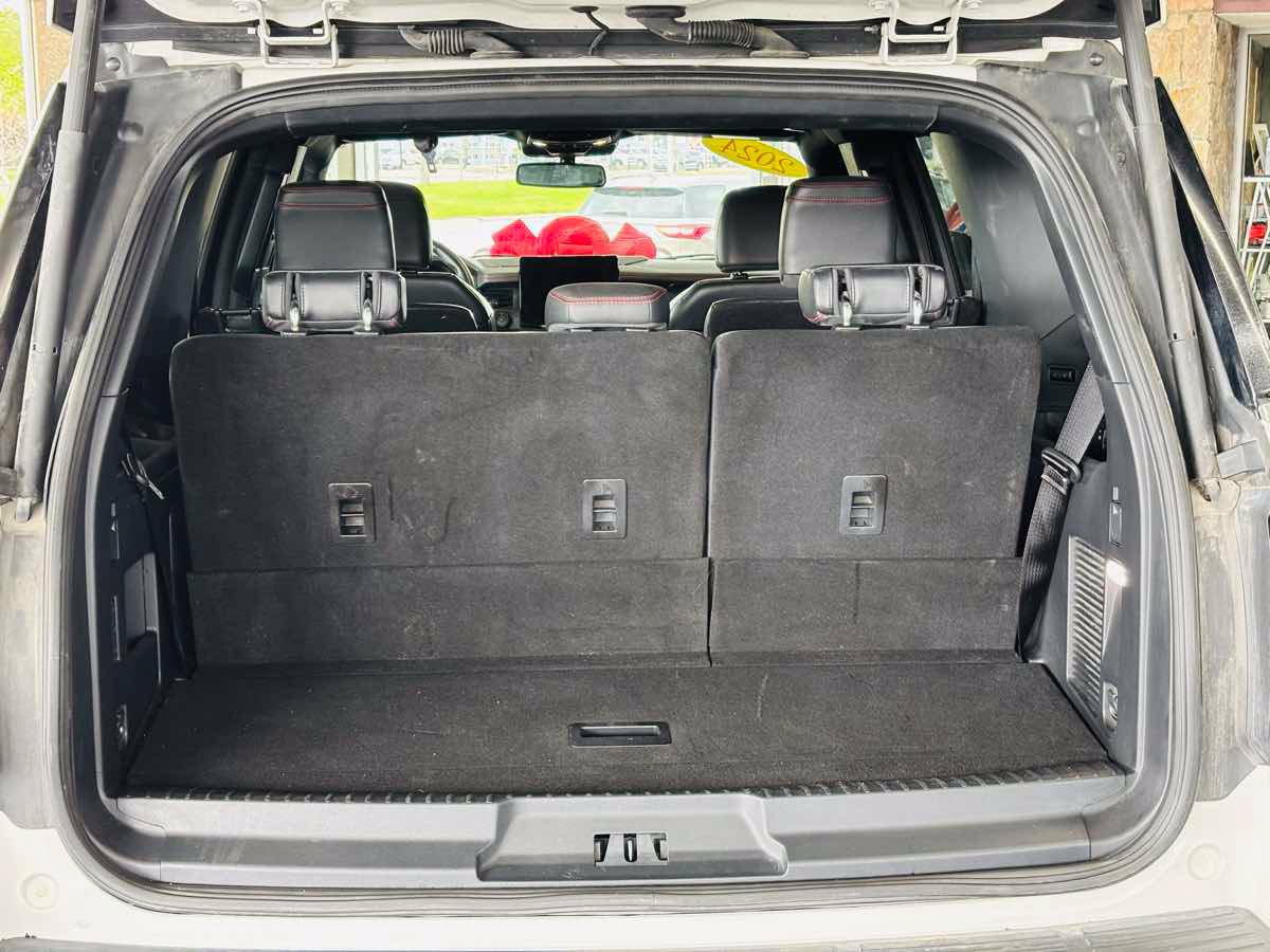 Used 2024 Ford Expedition Limited AWD/4WD image 9