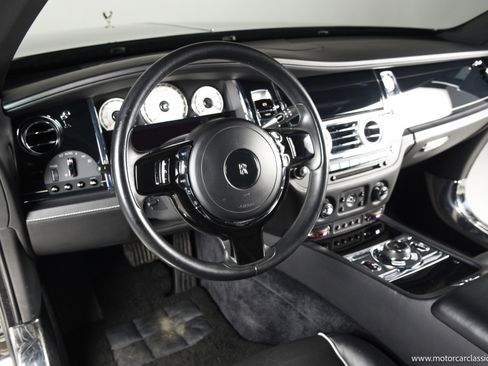 Used 2016 Rolls-Royce Wraith image 21