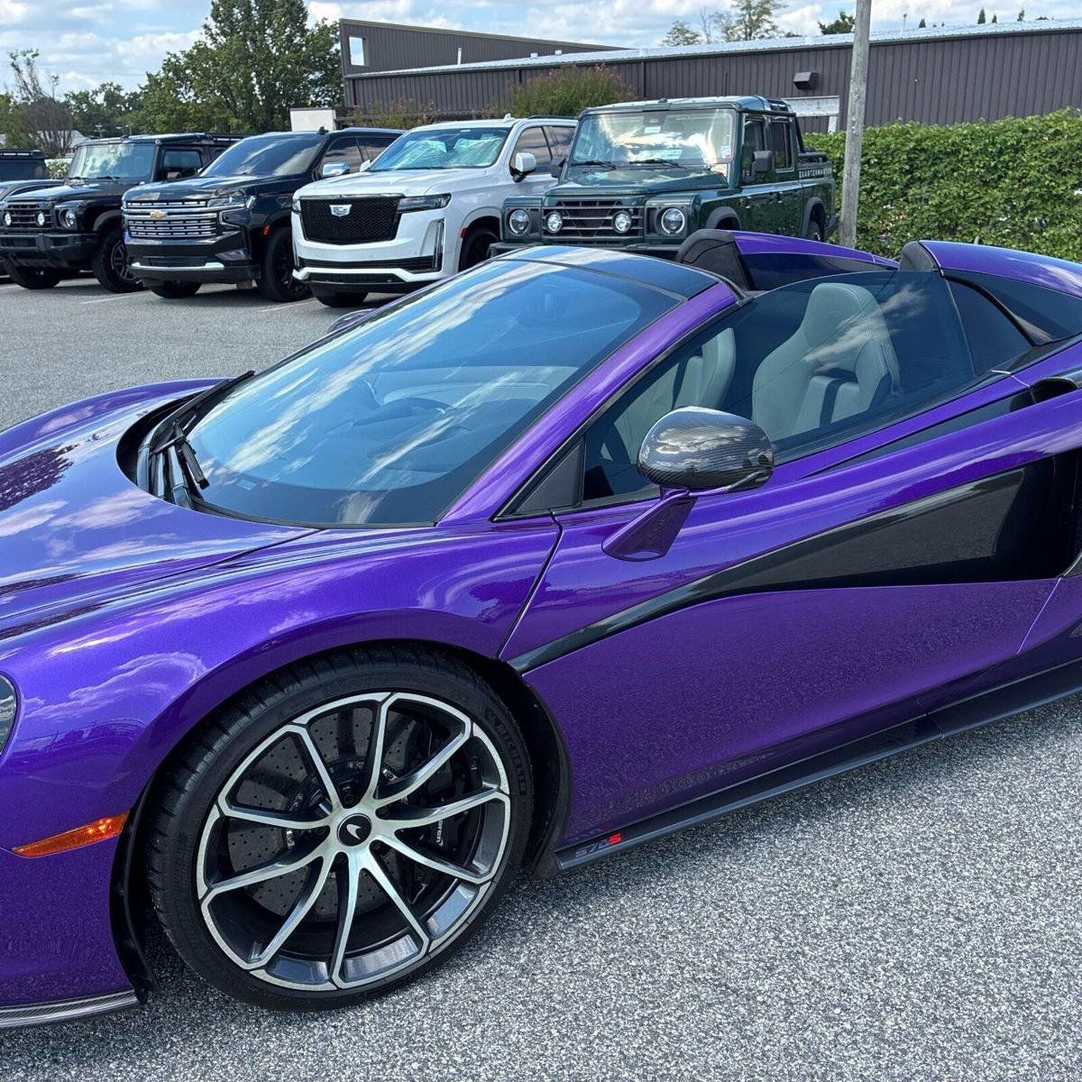 Used 2019 McLaren 570S Spider RWD image 2