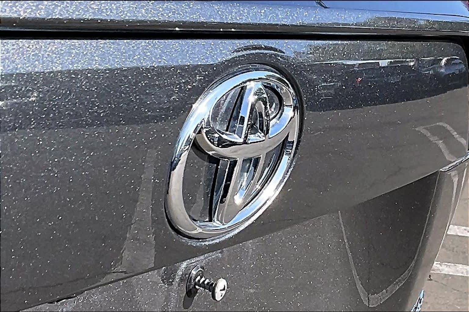 Certified 2022 Toyota RAV4 XLE w/ Convenience Package FWD image 30