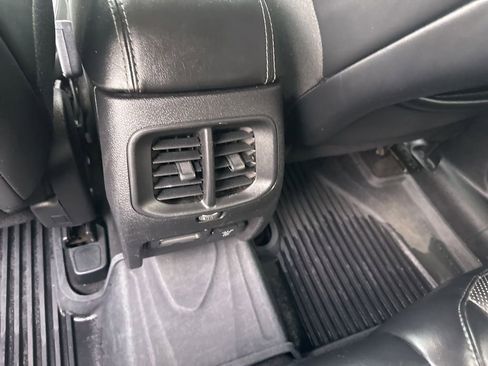 Used 2019 Jeep Cherokee Limited AWD/4WD image 29