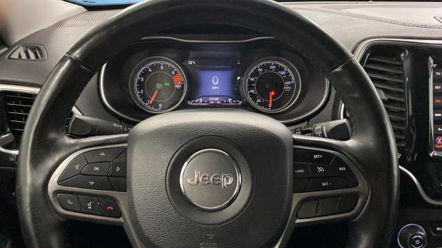 Used 2019 Jeep Cherokee Limited FWD image 16