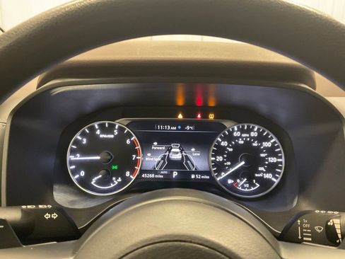 Used 2023 Nissan Rogue S image 2