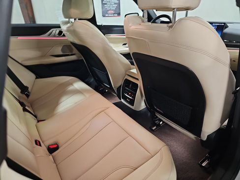 Used 2023 BMW i4 eDrive35 w/ Premium Package image 11