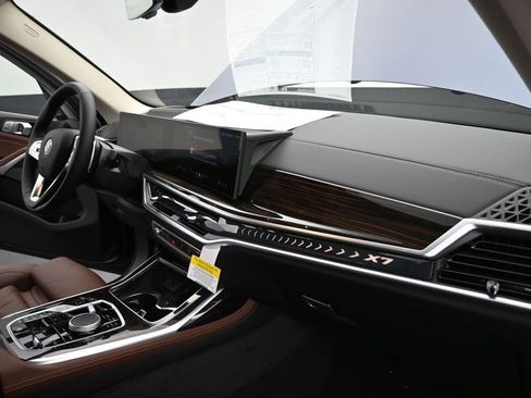New 2026 BMW X7 xDrive40i AWD/4WD image 25