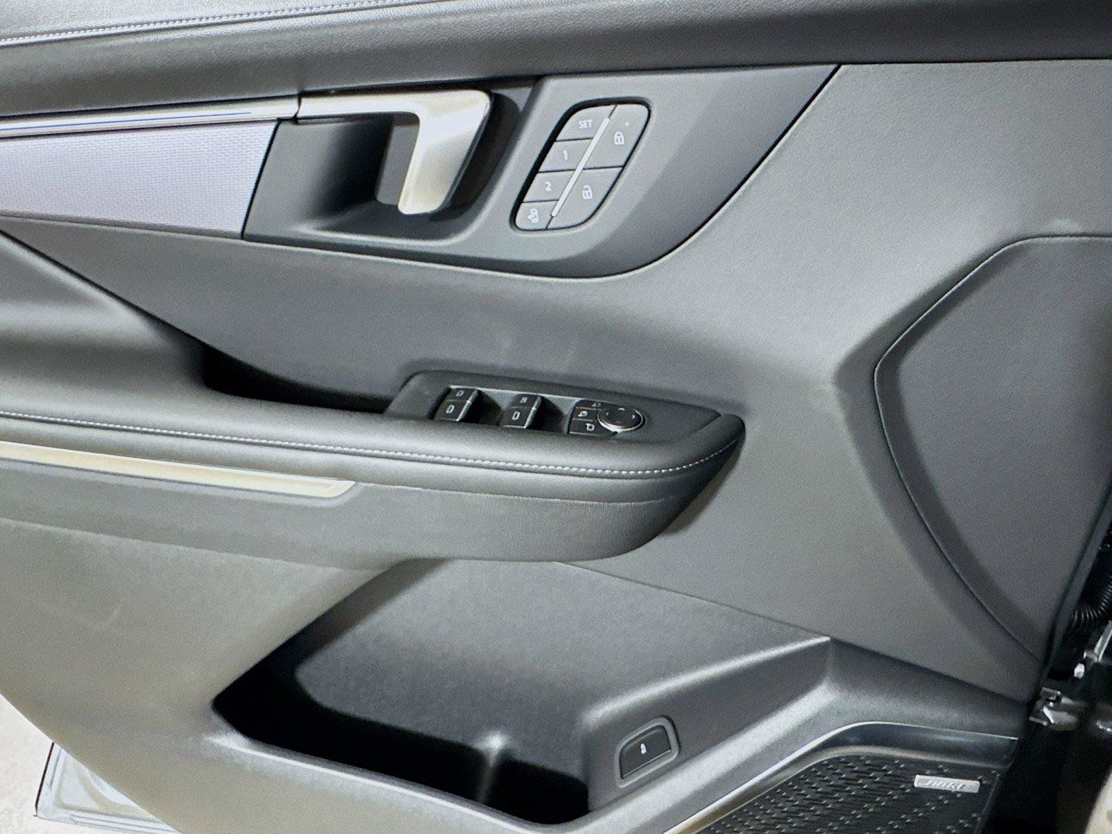 New 2026 Buick Enclave Sport Touring w/ Power Package FWD image 16