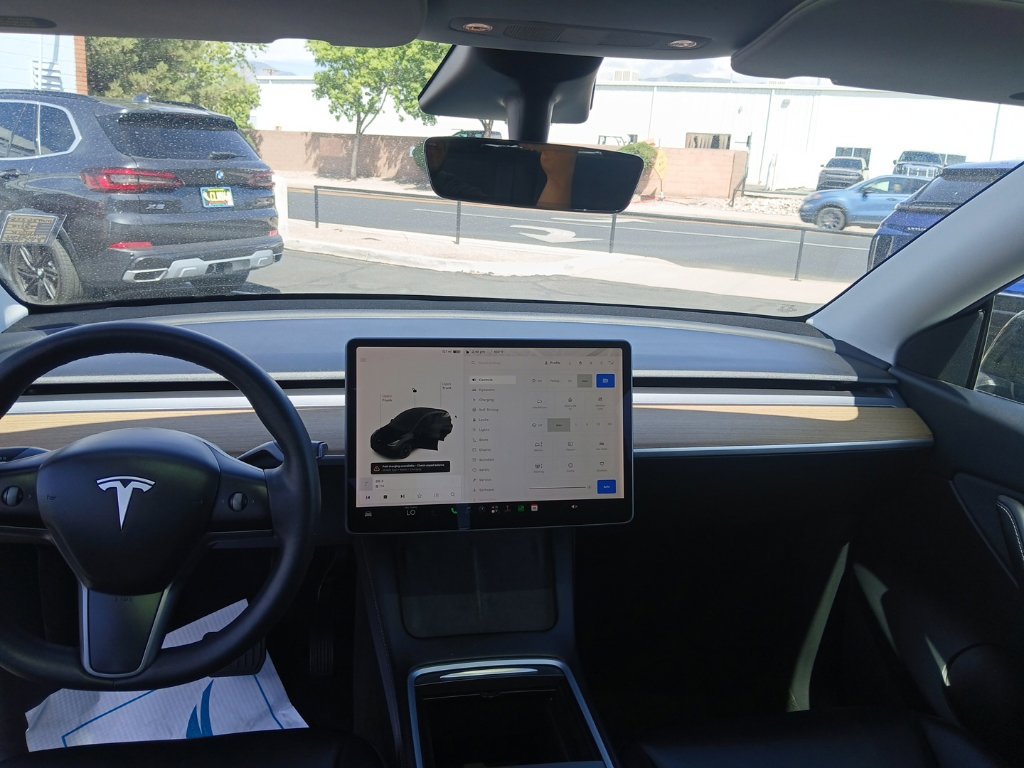 Used 2021 Tesla Model Y Long Range AWD/4WD image 16