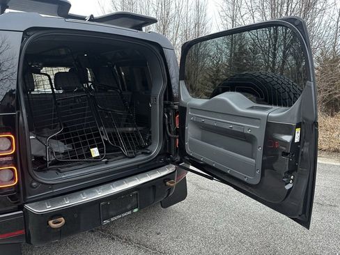 Used 2023 Land Rover Defender 110 X image 17