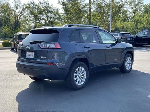 Used 2020 Jeep Cherokee Latitude w/ Cold Weather Group AWD/4WD image 5