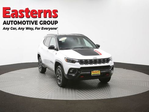Used 2024 Jeep Compass Trailhawk AWD/4WD image 50