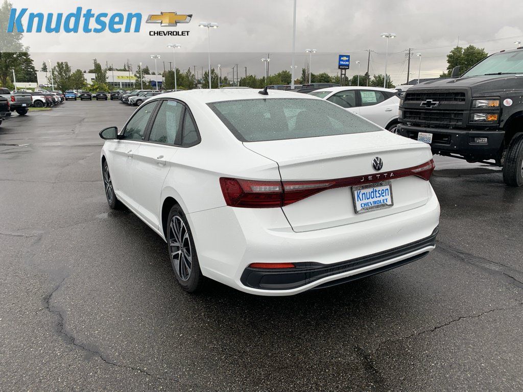 Used 2025 Volkswagen Jetta Sport FWD image 5