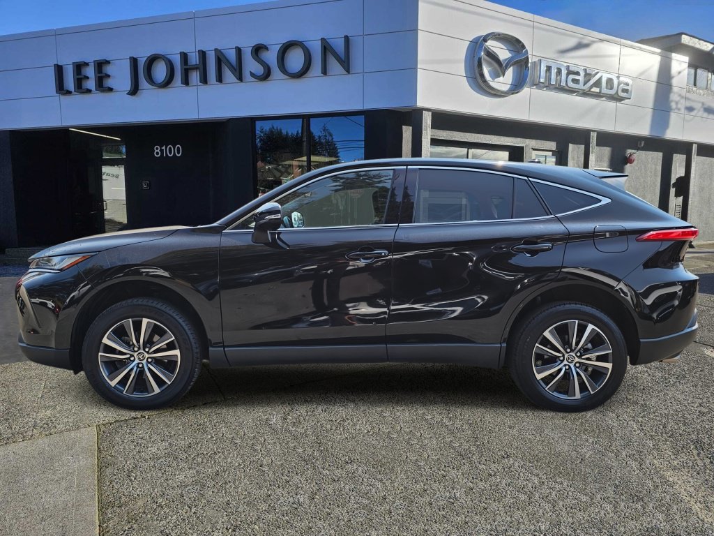 Used 2023 Toyota Venza LE AWD/4WD image 2