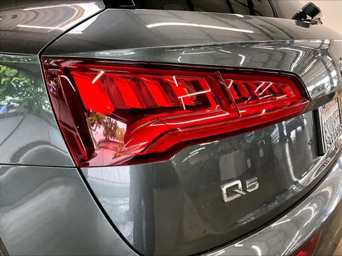 Used 2020 Audi Q5 e Premium Plus AWD/4WD image 32