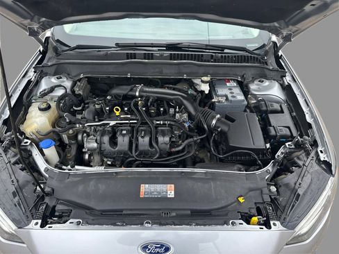 Used 2020 Ford Fusion SE AWD/4WD image 36